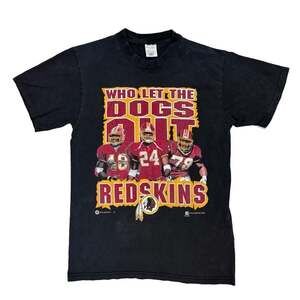 Vintage 2000 Washington Redskins Who Let The Dogs Out Graphic T-Shirt